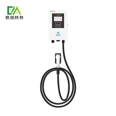 맥키 7KW 11KW 21KW 흰색 벽에 장착 된 단일 총 전기 차량 AC 충전 스파일