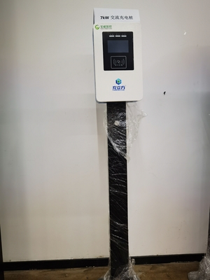 7KW 블루 앤 화이트 칼럼 / 바닥 유형 단일 총 전기 차량 AC 충전 스파일