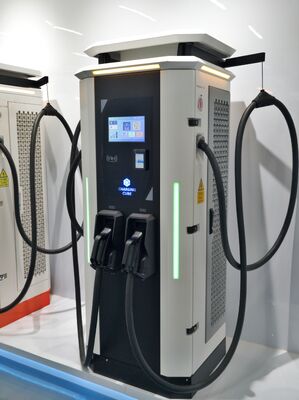 60kW DC EV 충전기 CCS1 CCS2 CHAdeMO GB/T 200-1000V OCPP 1.6J IP54 고속 충전 스테이션